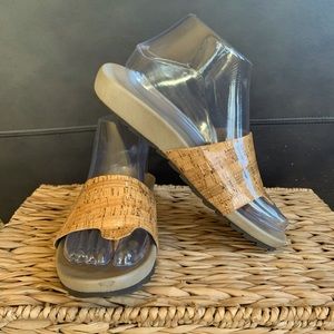 Donald Pliner cork patent sandal